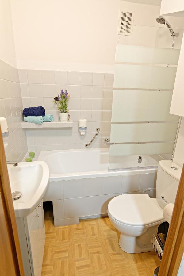 Apartament Pod Krasnalem Wroclovkiem Apartment Wroclaw Ngoại thất bức ảnh